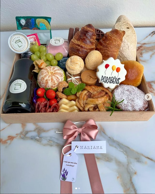 Cesta Abraço em Forma de Presente da Cestar